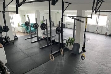 Lauttasaari Movement Clubin toiminnallisen harjoittelun sali Helsingissä